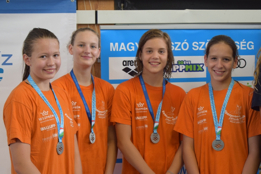 Országos Gyermek Bajnokság, Kecskemét, 2018.07.18-21. - 4x100m gyorsváltó, 2.hely Országos Gyermek Bajnokság, Kecskemét, 2018.07.18-21. - 4x100m gyorsváltó, 2.hely
